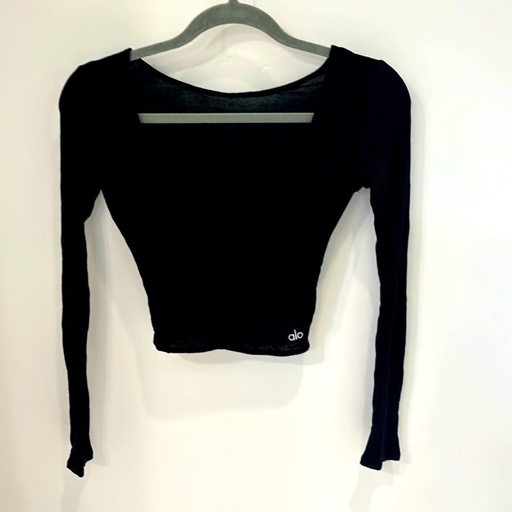 Ribbed black alo long sleeve shrug. Small.